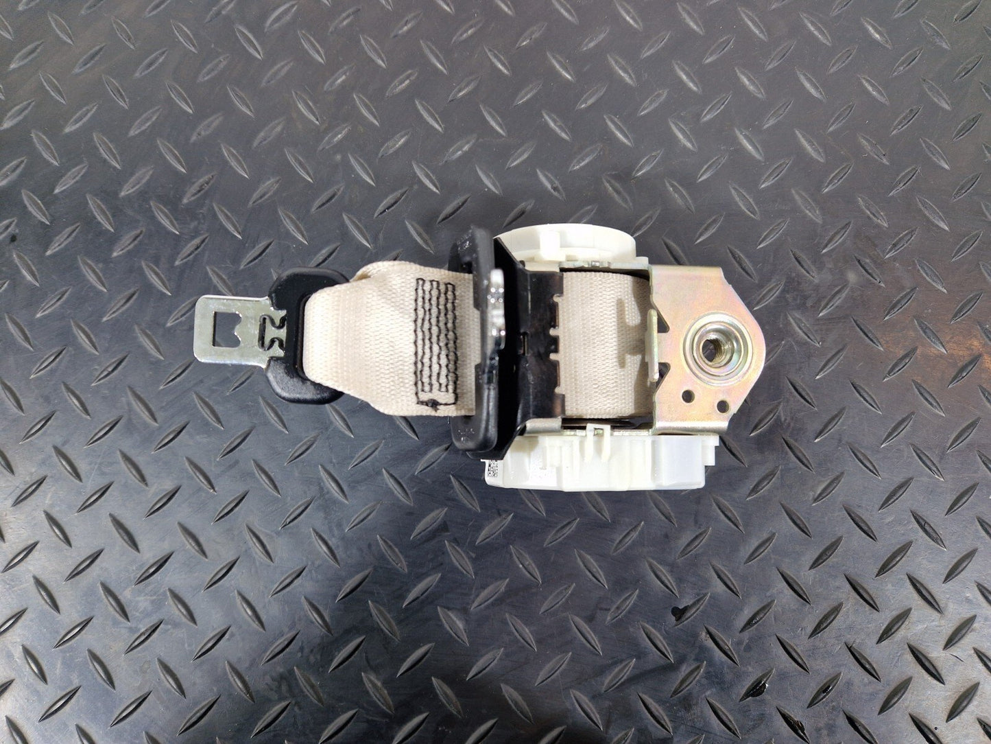 11-18 BMW 6 SERIES F06 REAR CENTER MIDDLE SEAT BELT 9242231
