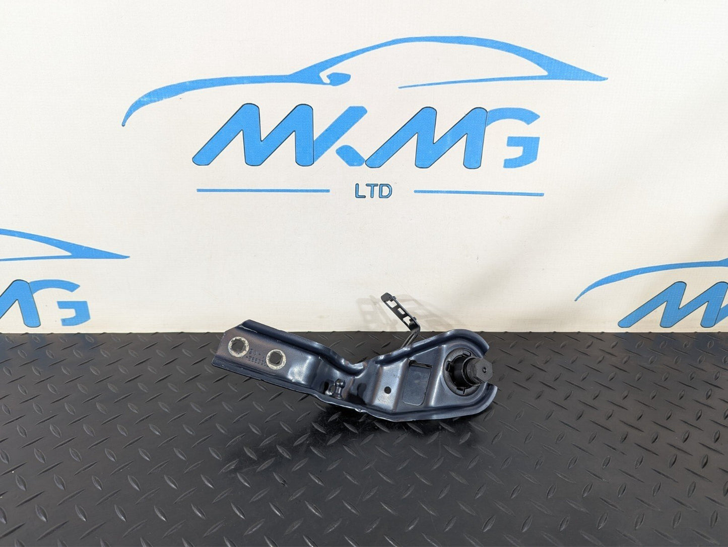 16-22 BMW X1 F48 GENUINE FRONT RIGHT DRIVER SIDE BONNET STRUT BRACKET 7355992