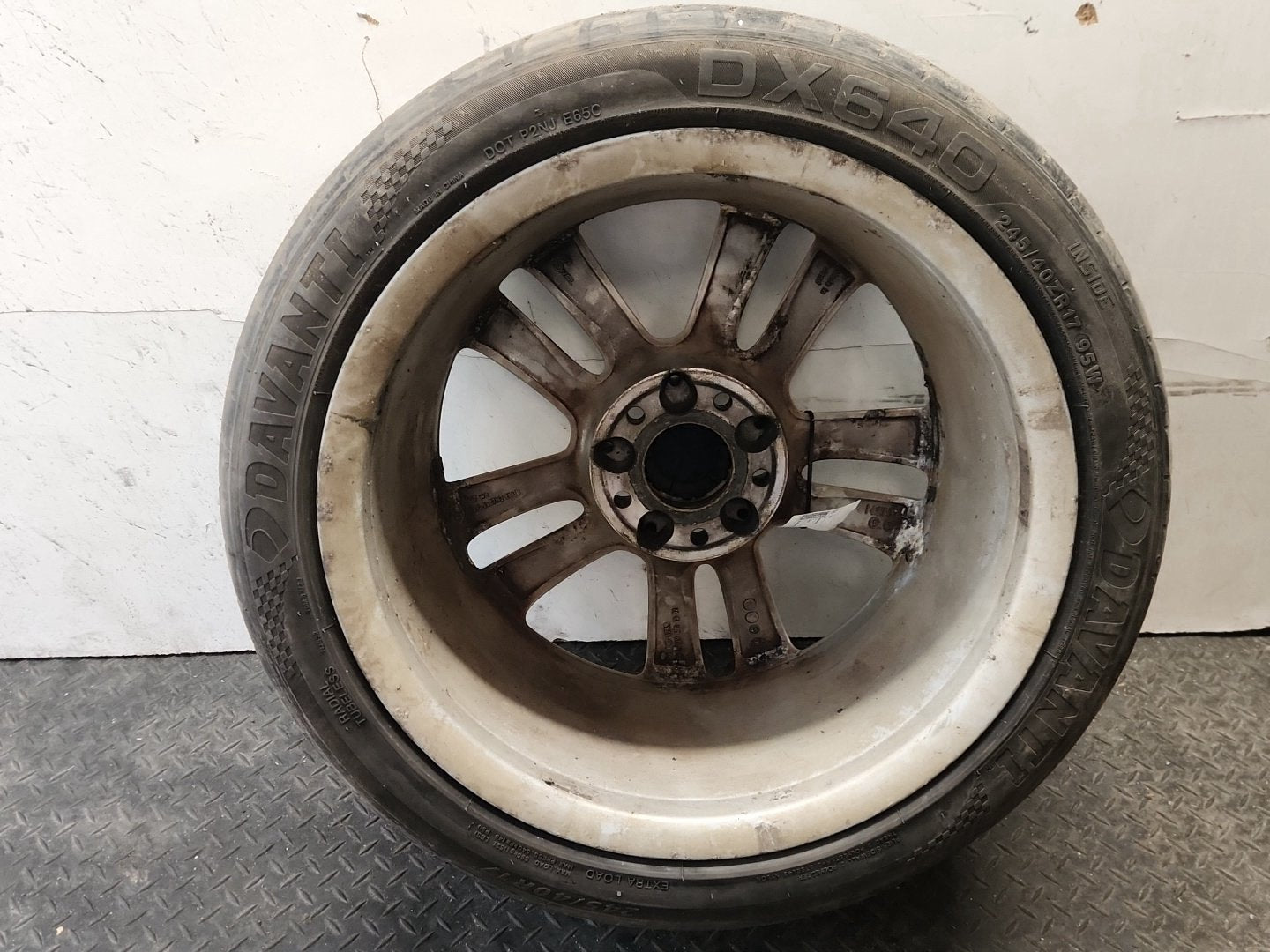 Mercedes CLK-Class C209 17" Alloy Wheel with Tyre 245/40/17 ~3mm A2094014302