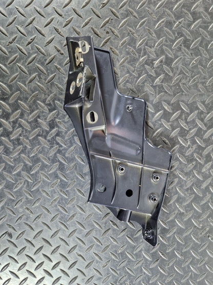 10-17 AUDI A8 4H FRONT LEFT N/S WING FENDER SUPPORT BRACKET MOUNT 4H0821233