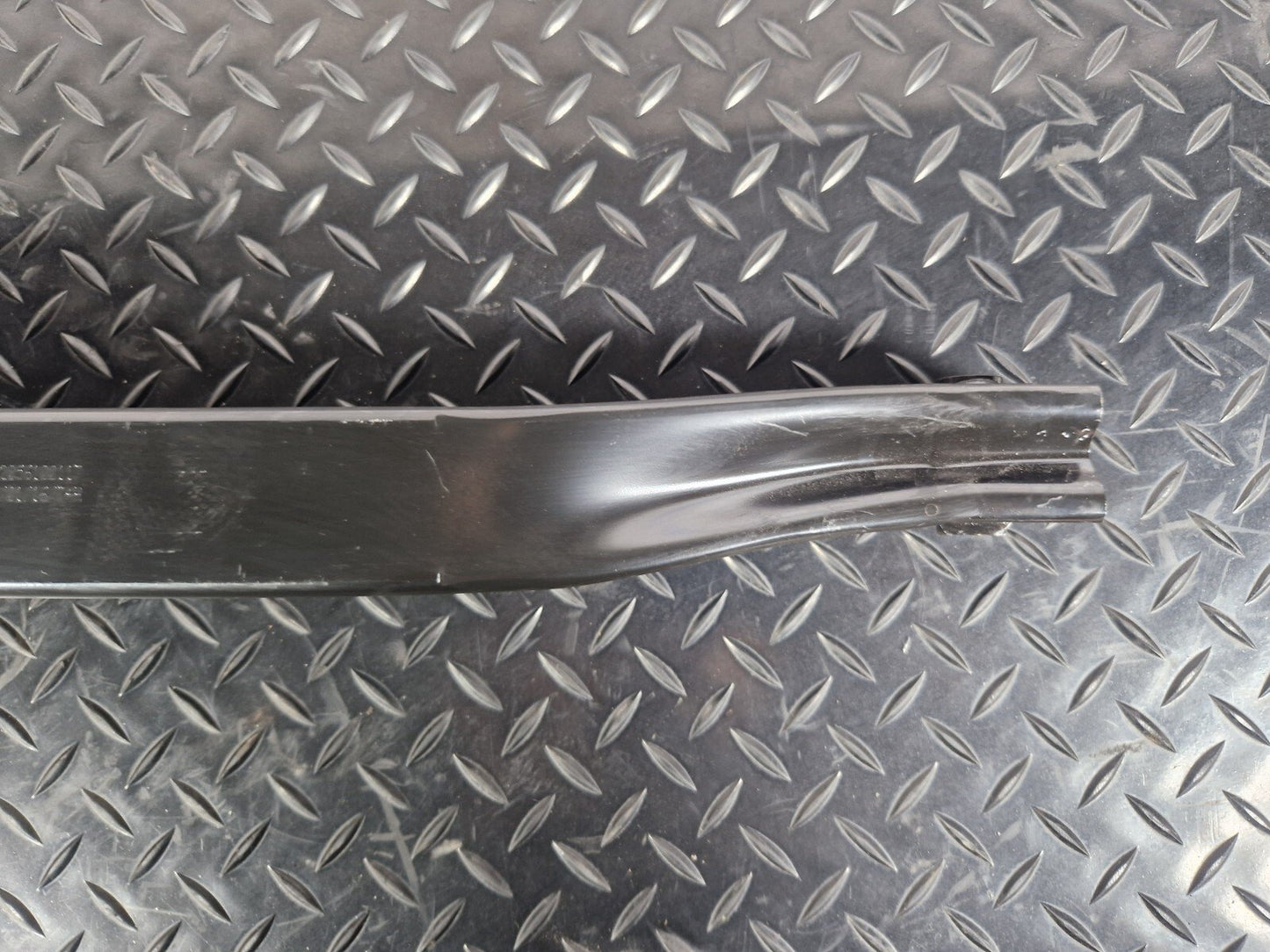 14-21 MERCEDES BENZ C CLASS W205 GENUINE BATERY COMPARTMENT BRACKET A2056100117
