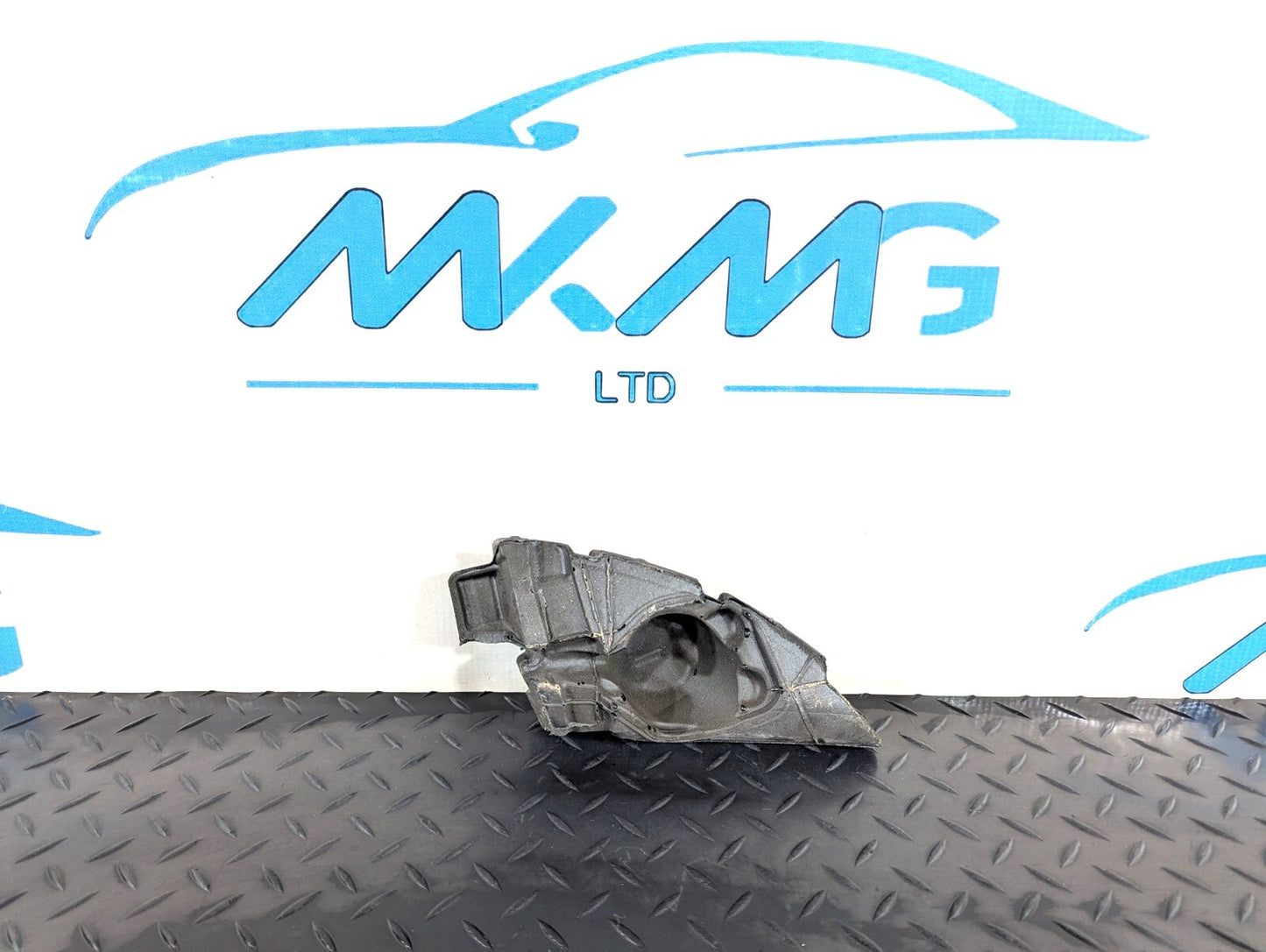 11-19 MERCEDES BENZ ML W166 FRONT RIGHT SIDE DOOR CORNER COVER A1667200244