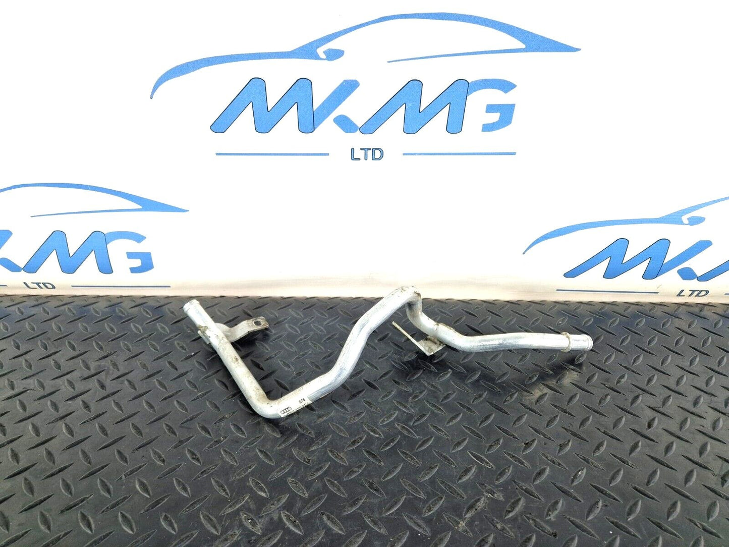 16-19 AUDI A4 AVANT B9 S-LINE GENUINE COOLANT HOSE PIPE 8W0121444D