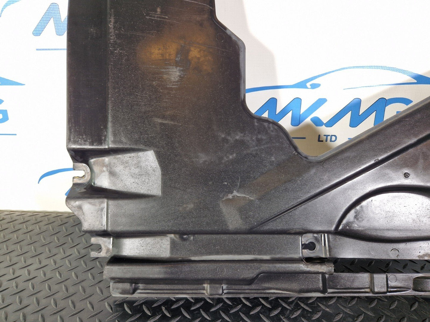 16-19 AUDI A4 B9 S-LINE OEM DRIVER REAR RIGHT UNDER BODY COVER TRAY 8W0825216E