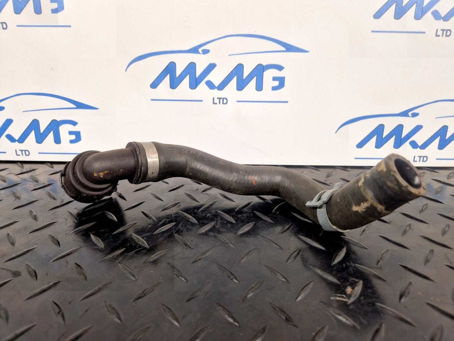 16-19 AUDI A4 B9 GENUINE HEATER HOSE PIPE 8W0819342B