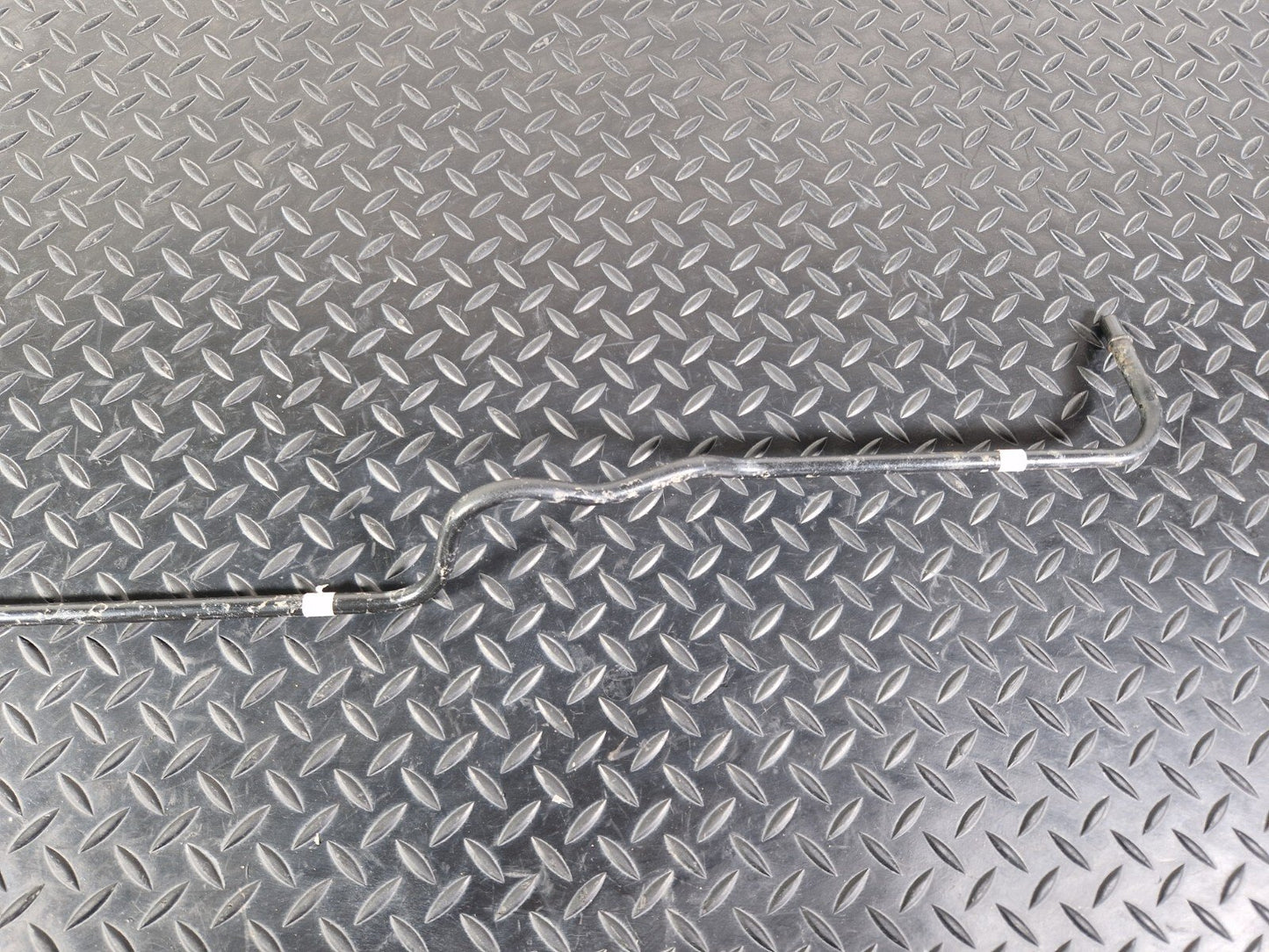 18-ON MERCEDES BENZ SPRINTER W907 2.1 GENUINE FUEL LINE A9074761200