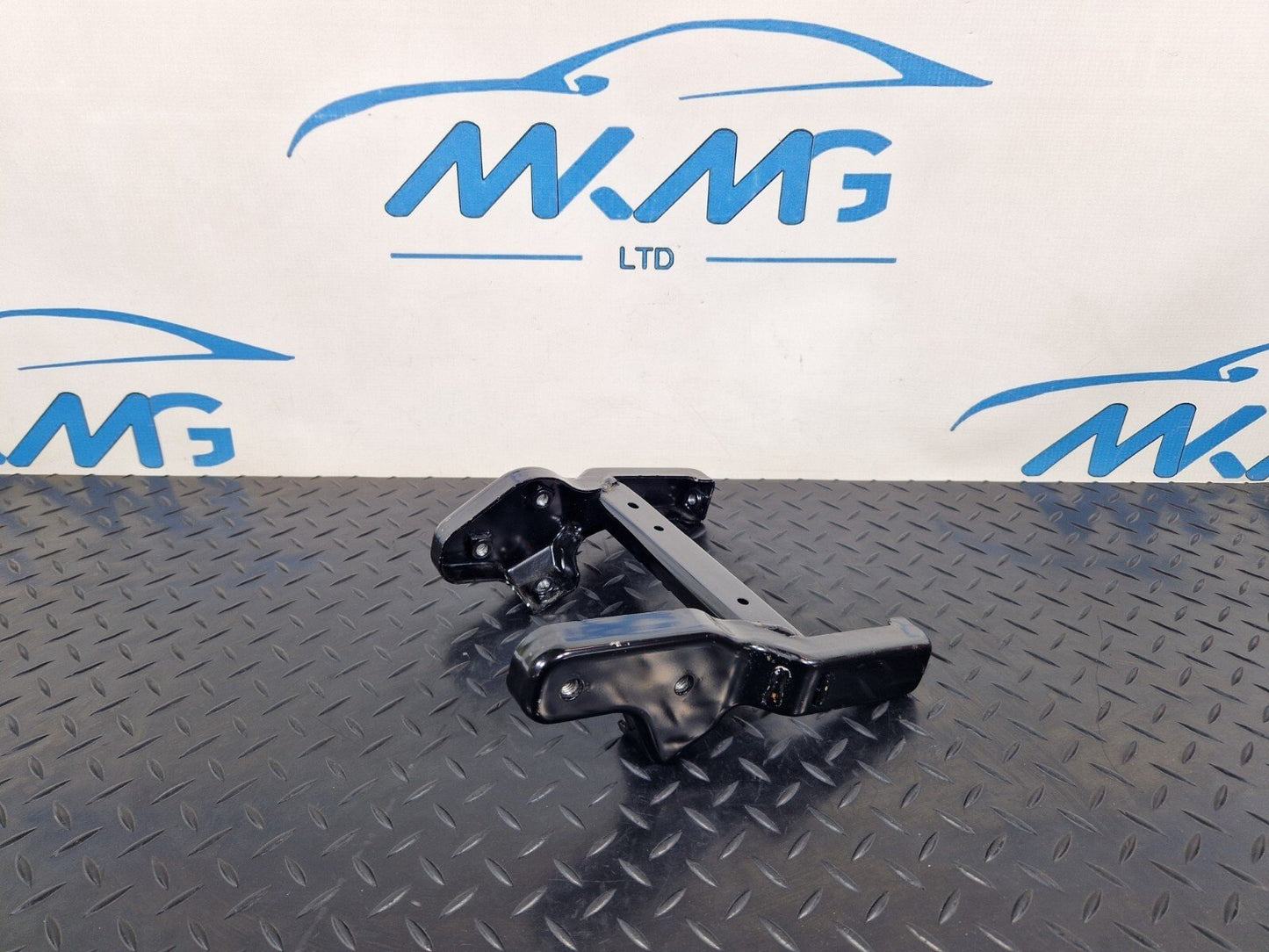 10-18 AUDI A7 4G S-LINE OEM STEERING COLUMN MOUNTING BRACKET 8K2419250