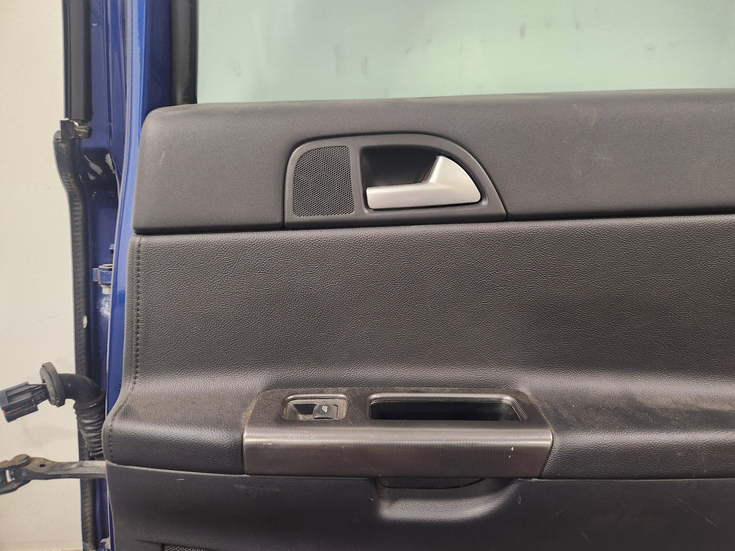 Volvo V50 MK2 FL (MW) Estate Rear Right Complete Door in Brilliant Blue Pearl