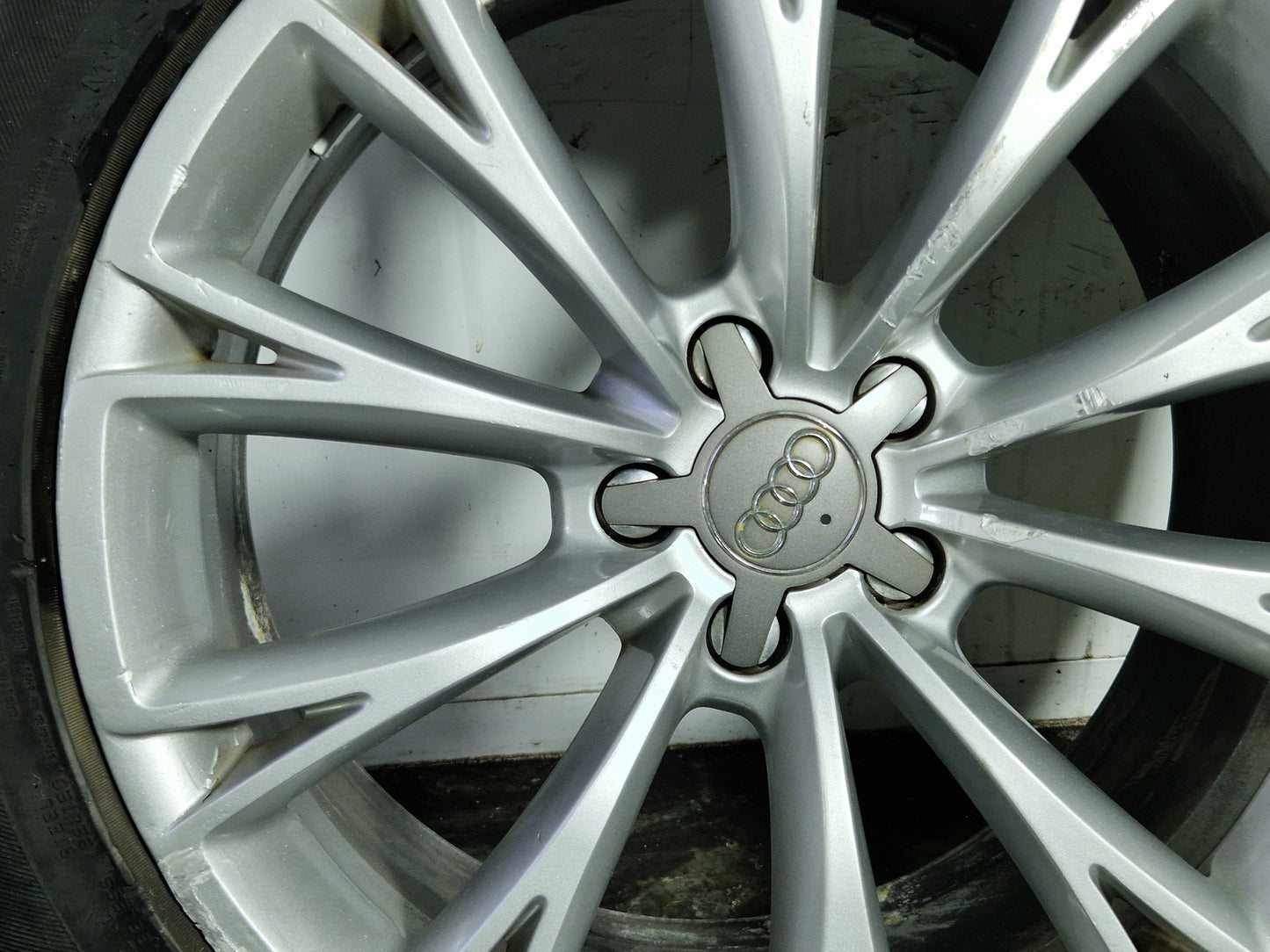 Audi A8 4H 19" Alloy Wheel with Tyre 225/45/19 ~4mm 4H0601025G