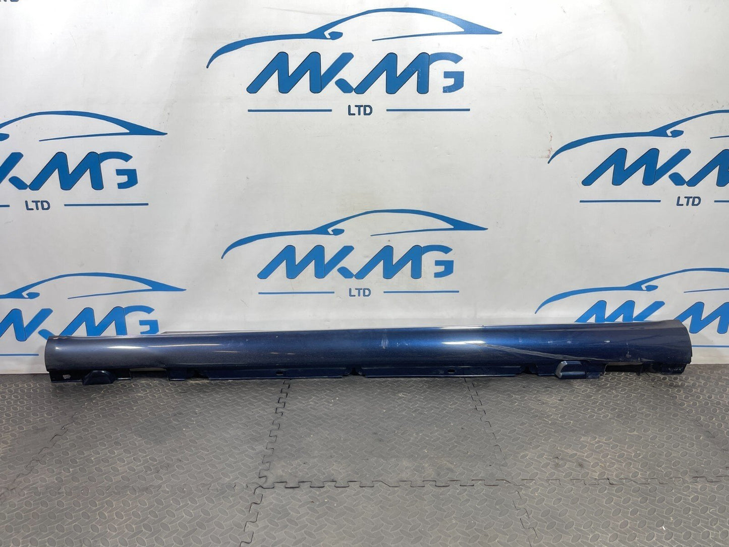 14-21 MERCEDES BENZ C CLASS W205 LEFT N/S SKIRT IN BLUE 980 A2056906902