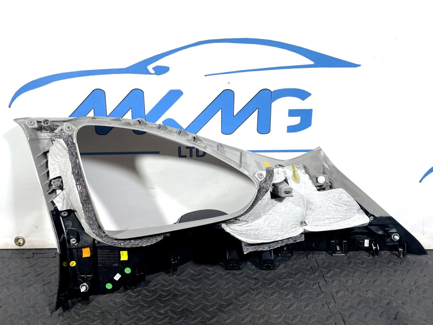 16-22 BMW X1 F48 GENUINE REAR PASSENGER SIDE INNER QUARTER TRIM PANEL 7332827