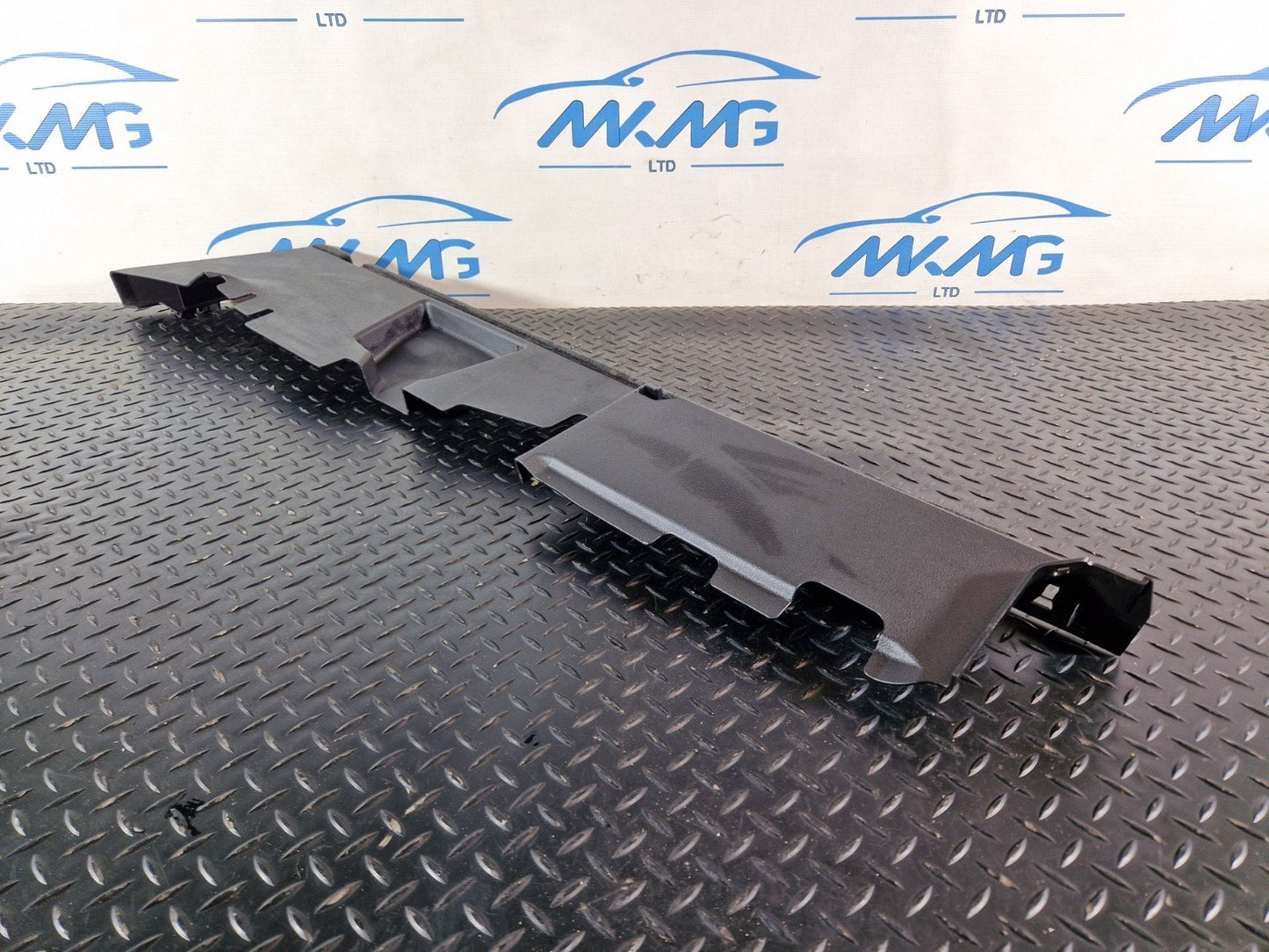 16-20 AUDI Q7 4M GENUINE RIGHT O/S DRIVER SIDE BOOT LINER TRIM 4M0863528F