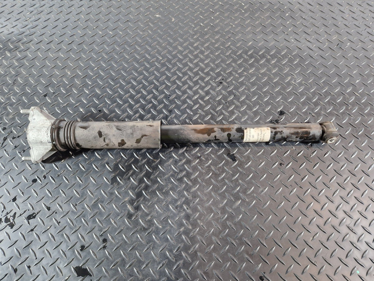 19-ON MERCEDES B CLASS W247 REAR SHOCK ABSORBER FITS LEFT & RIGHT A2473209103