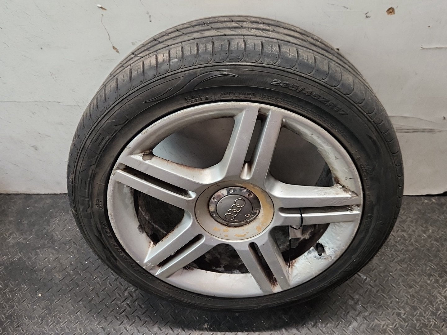 Audi A4 B7 17" Alloy Wheel with Tyre 235/45/17 ~4mm 8E0601025AS