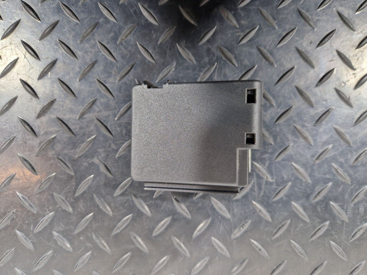 AUDI Unknown Part Type 8W0941824AN