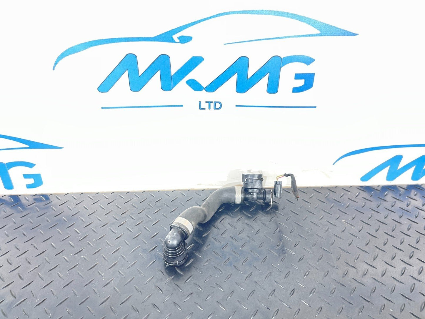 14-21 MERCEDES BENZ C350e W205 GENUINE COOLANT PIPE HOSE A2055010891