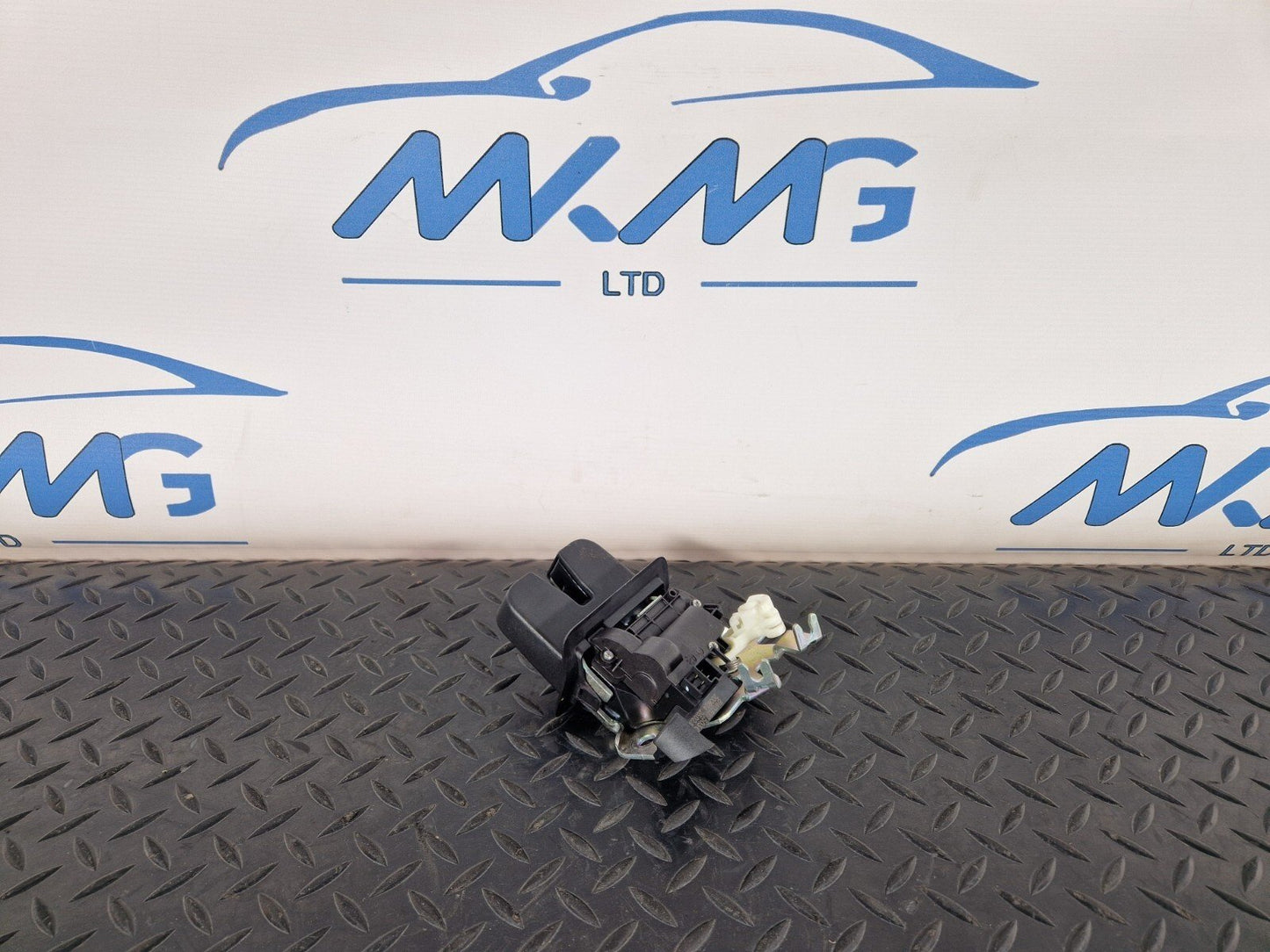 16-24 AUDI A5 F5 GENUINE BOOTLID / TAILGATE LOCK 8W0827503