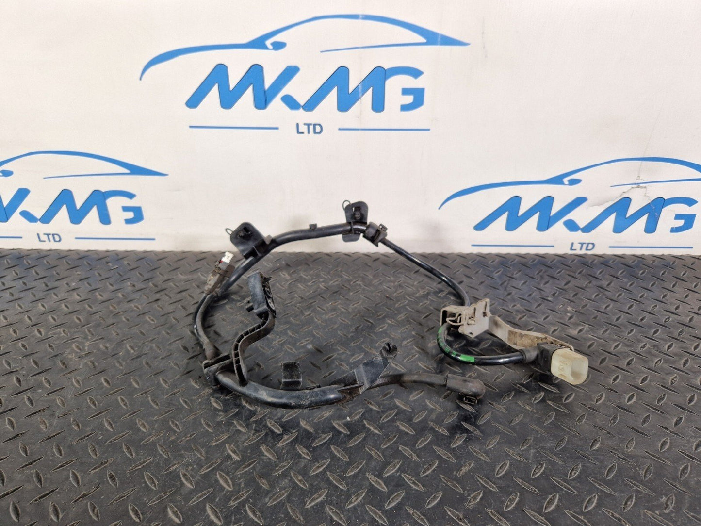 19-ON MERCEDES BENZ B CLASS W247 REAR RPM SPEED SENSOR WIRE HARNESS A2475400600
