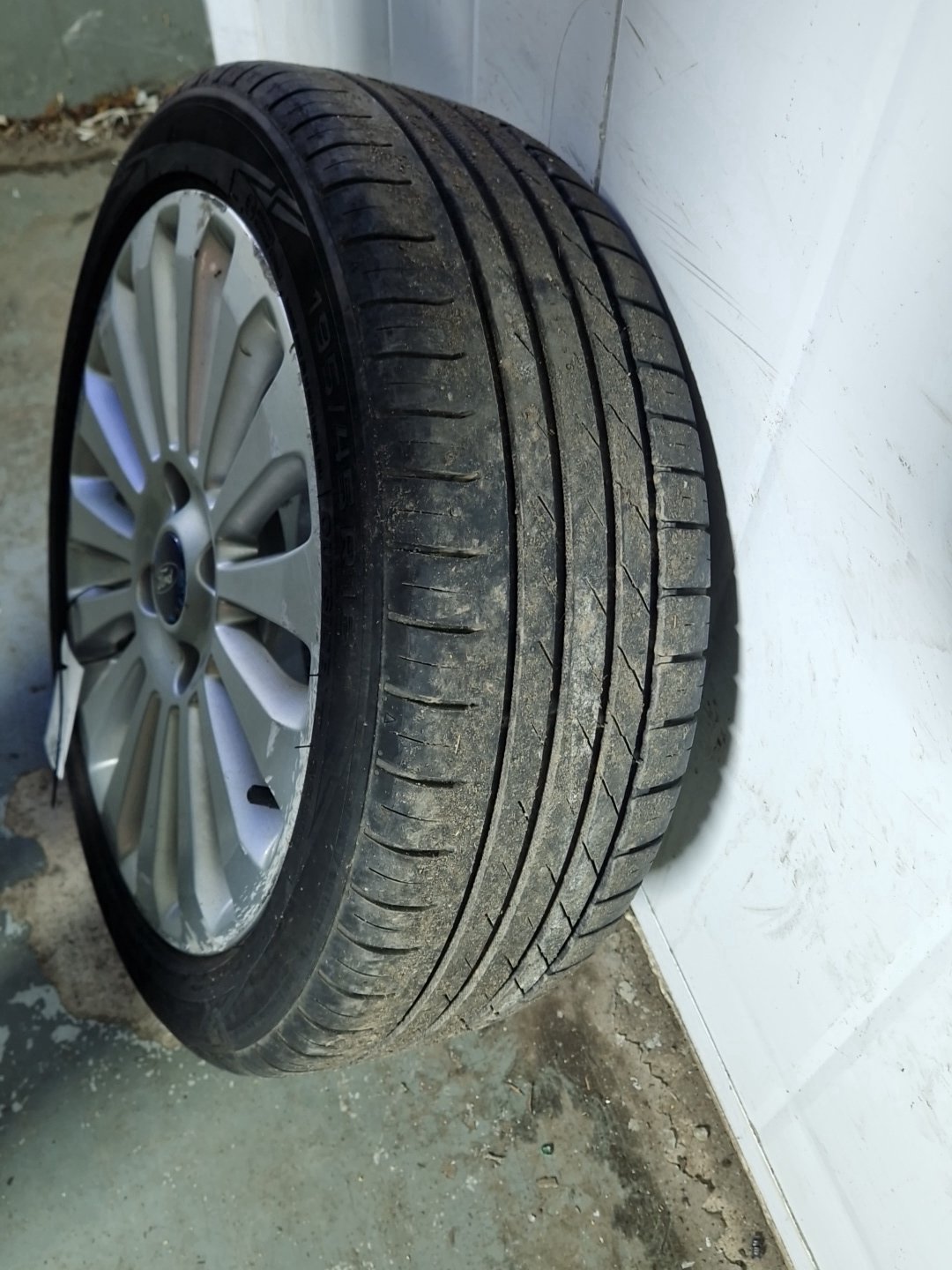 2009 Ford Fiesta MK7 Alloy Wheel with Tyre 195/45/16 ~6mm 8V21-1007-HA
