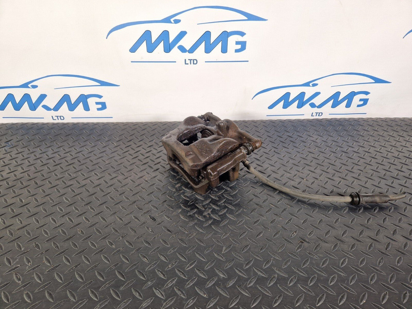 14-20 MERCEDES BENZ GLA 200 X156 GENUINE FRONT LEFT N/S BRAKE CALIPER A000421678