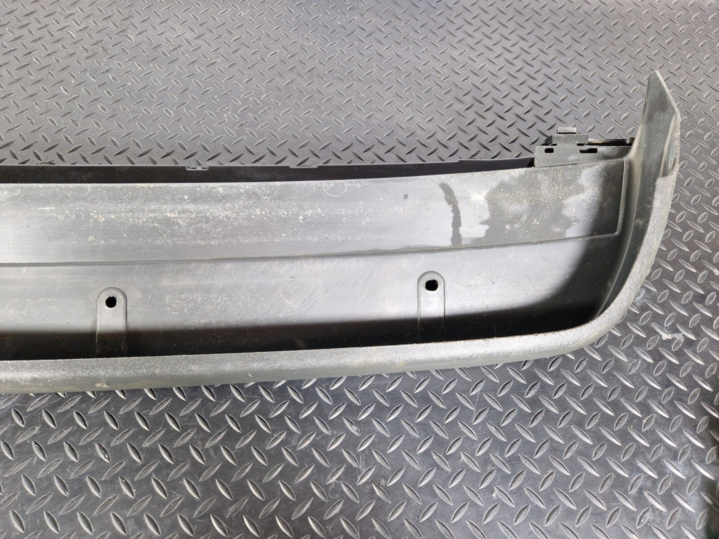 18-ON MERCEDES BENZ SPRINTER W907 W910 REAR BUMPER MIDDLE BRACKET A9108856500