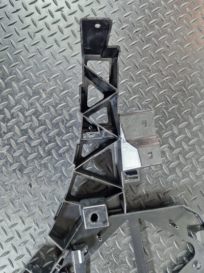 11-19 MERCEDES BENZ ML W166 GENUINE LEFT REAR BUMPER BRACKET  A1668851121