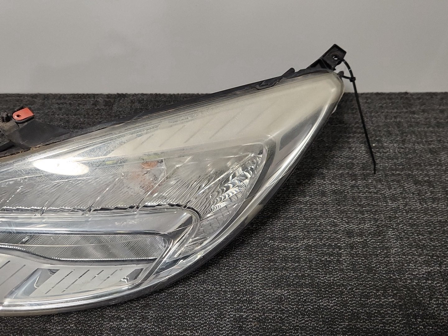 Vauxhall Meriva MK2 (B) (4470) MPV Genuine Front Left N/S Headlight 13253631