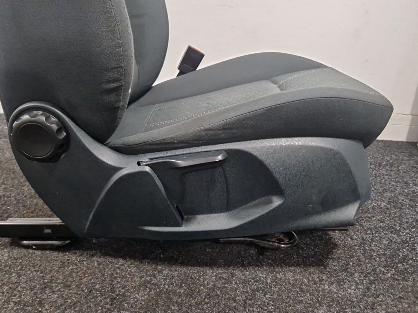 Ford Fiesta MK7 (B299) Hatchback Right Front Seat
