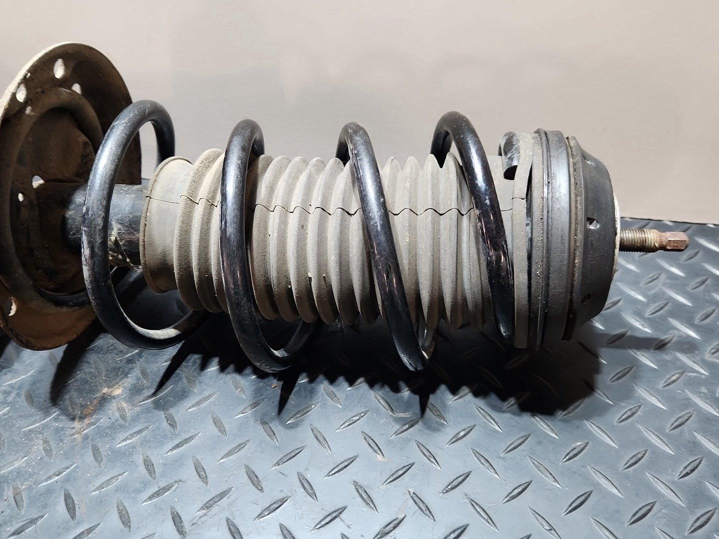 Vauxhall Corsa MK3 (D) (4400) Hatchback Genuine Front Left N/S Shock Absorber