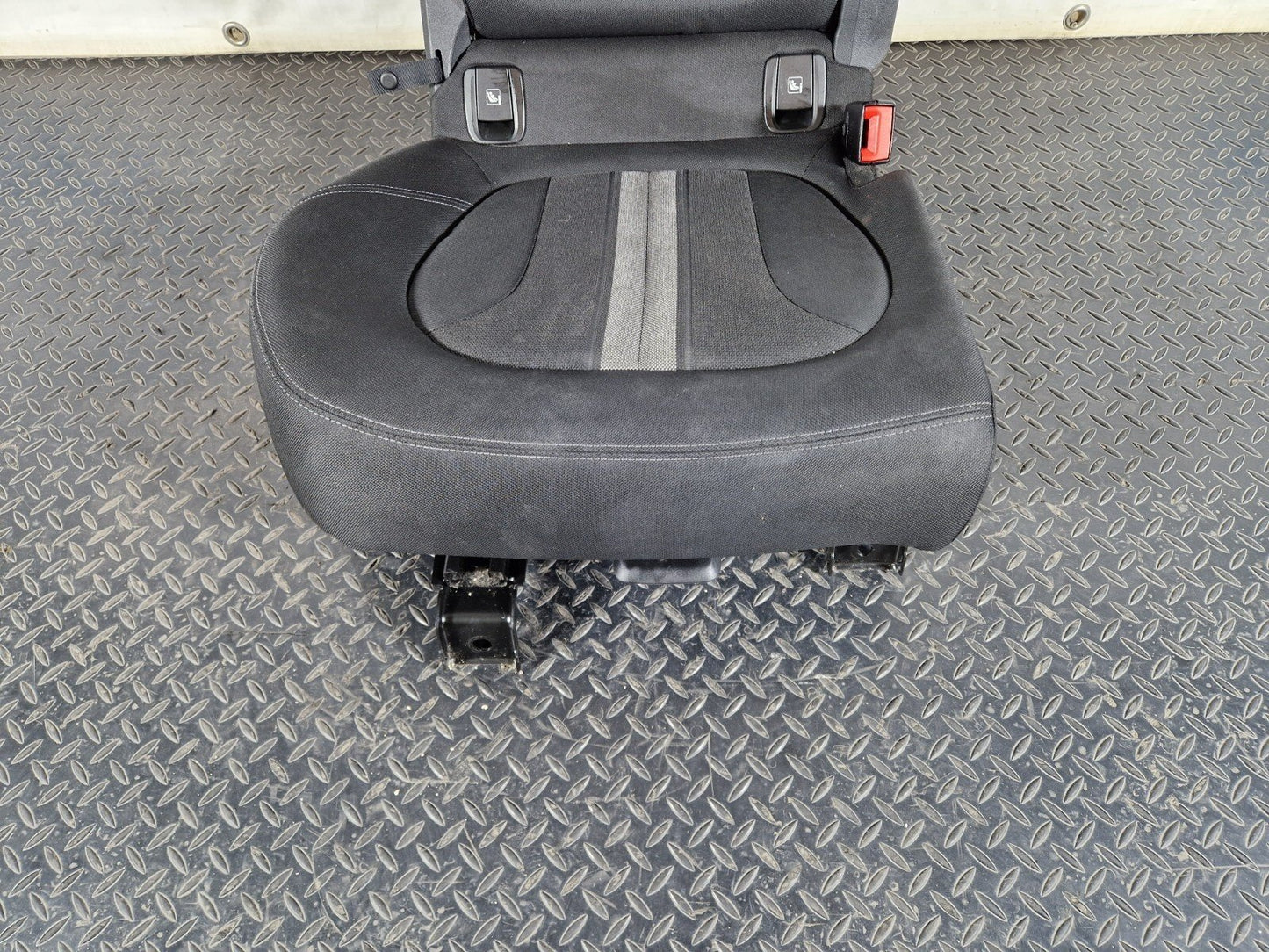 16-22 BMW X1 F48 GENUINE OEM REAR RIGHT O/S DRIVER SIDE CLOTH FABRIC SEAT