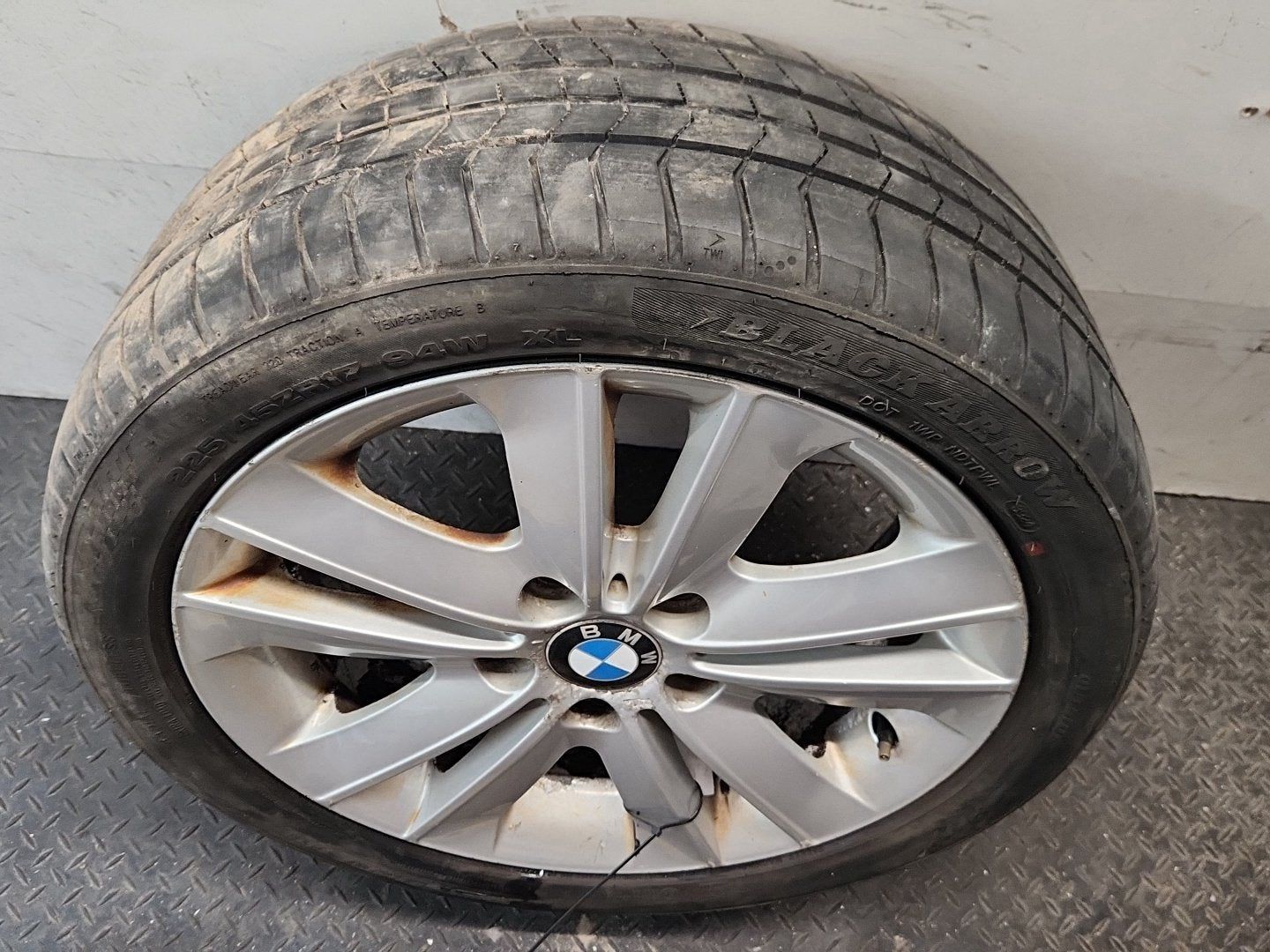 2009 BMW 116d E87 17" Alloy Wheel with Tyre 225/45/17 ~4mm