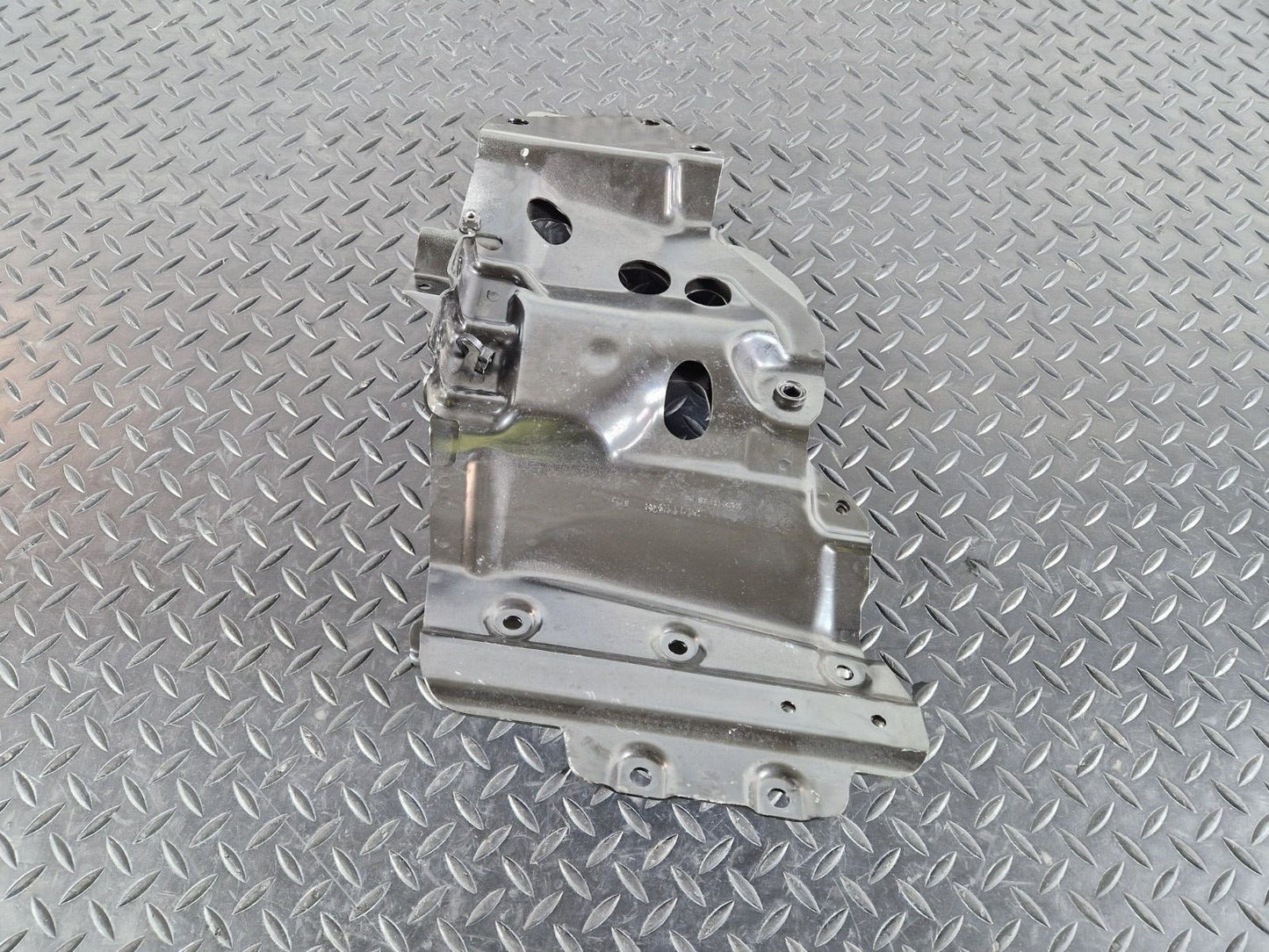 12-17 AUDI S5 CONVERTIBLE REAR LEFT ROOF MOUNT BRACKET 104021DD31836