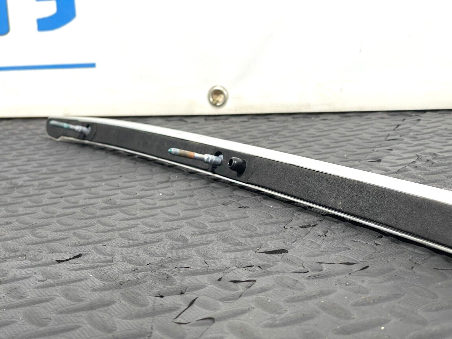 16-19 AUDI A4 B9 AVAN ROOF RAIL PAIR ESTATE CHROME DRIVER SIDE 8W8860022
