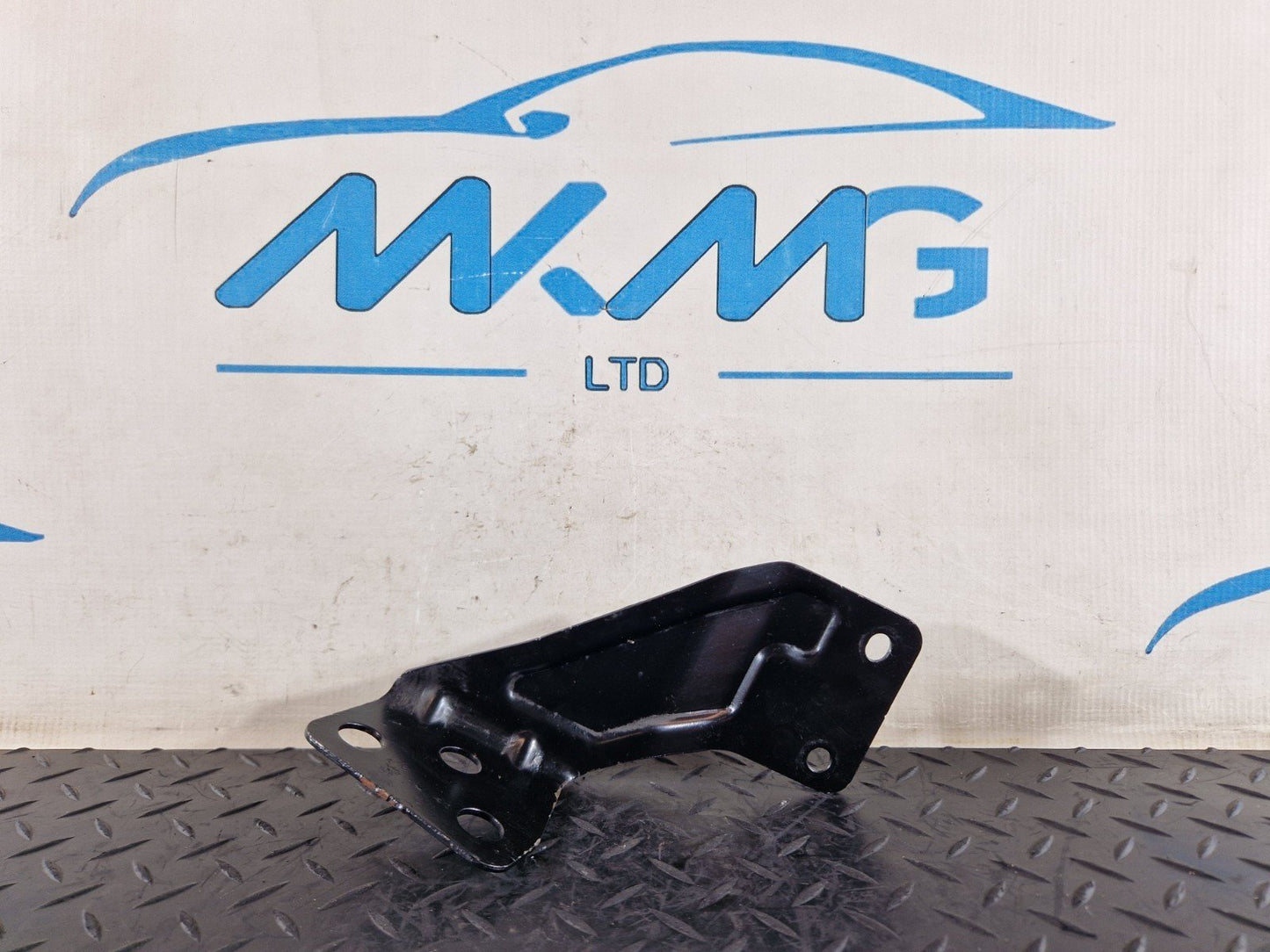 16-20 AUDI Q7 4M GENUINE COOLANT PUMP BRACKET MOUNT 4M0121233CD