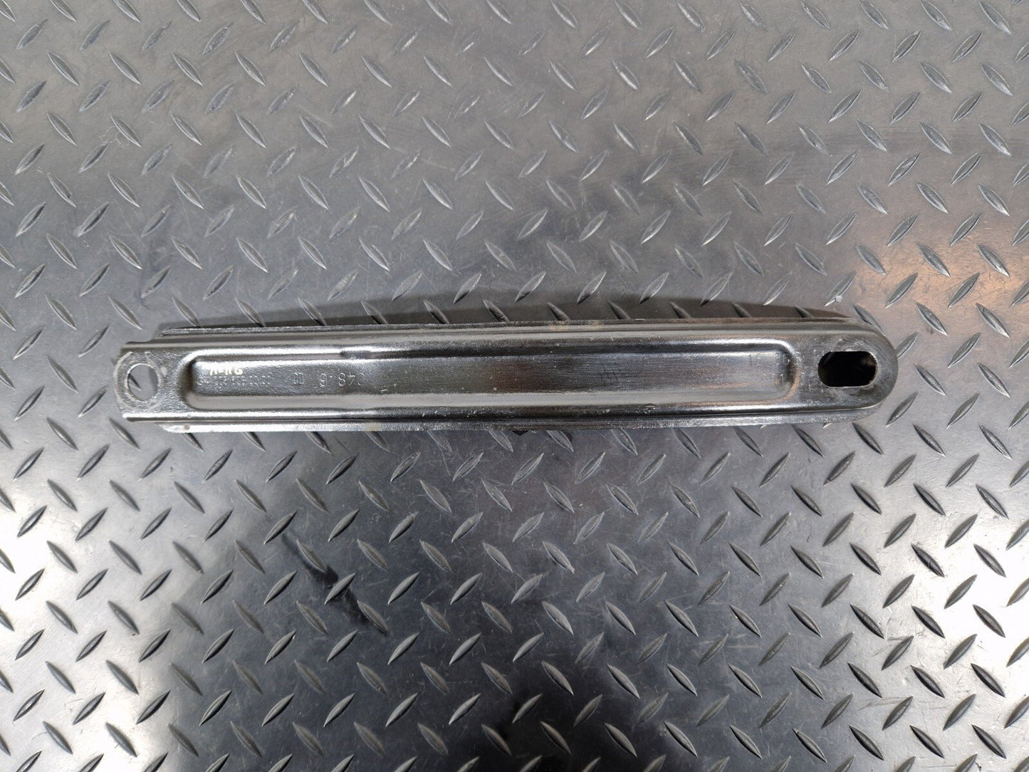 14-21 MERCEDES BENZ C220d W205 FRONT AXLE CARRIER BRACING BRACKET A2056282000