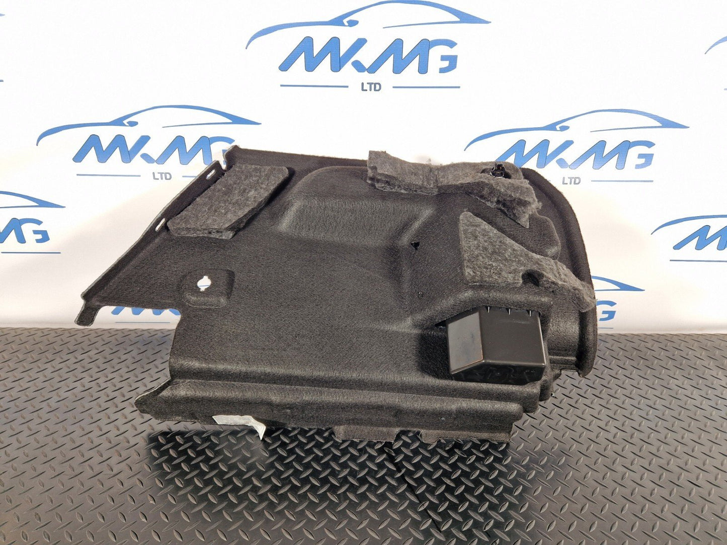 19-ON MERCEDES BENZ B CLASS W247 REAR LEFT BOOT LOAD COMPARTMENT PANEL TRIM