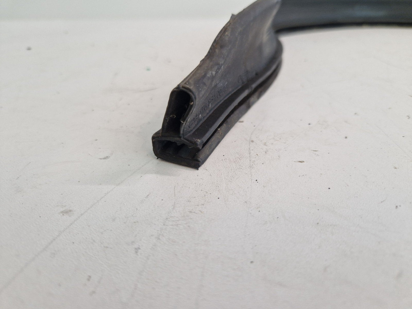 14-19 MERCEDES BENZ GLA X156 OEM ENGINE GASKET SEAL BONNET HOOD A1768310042
