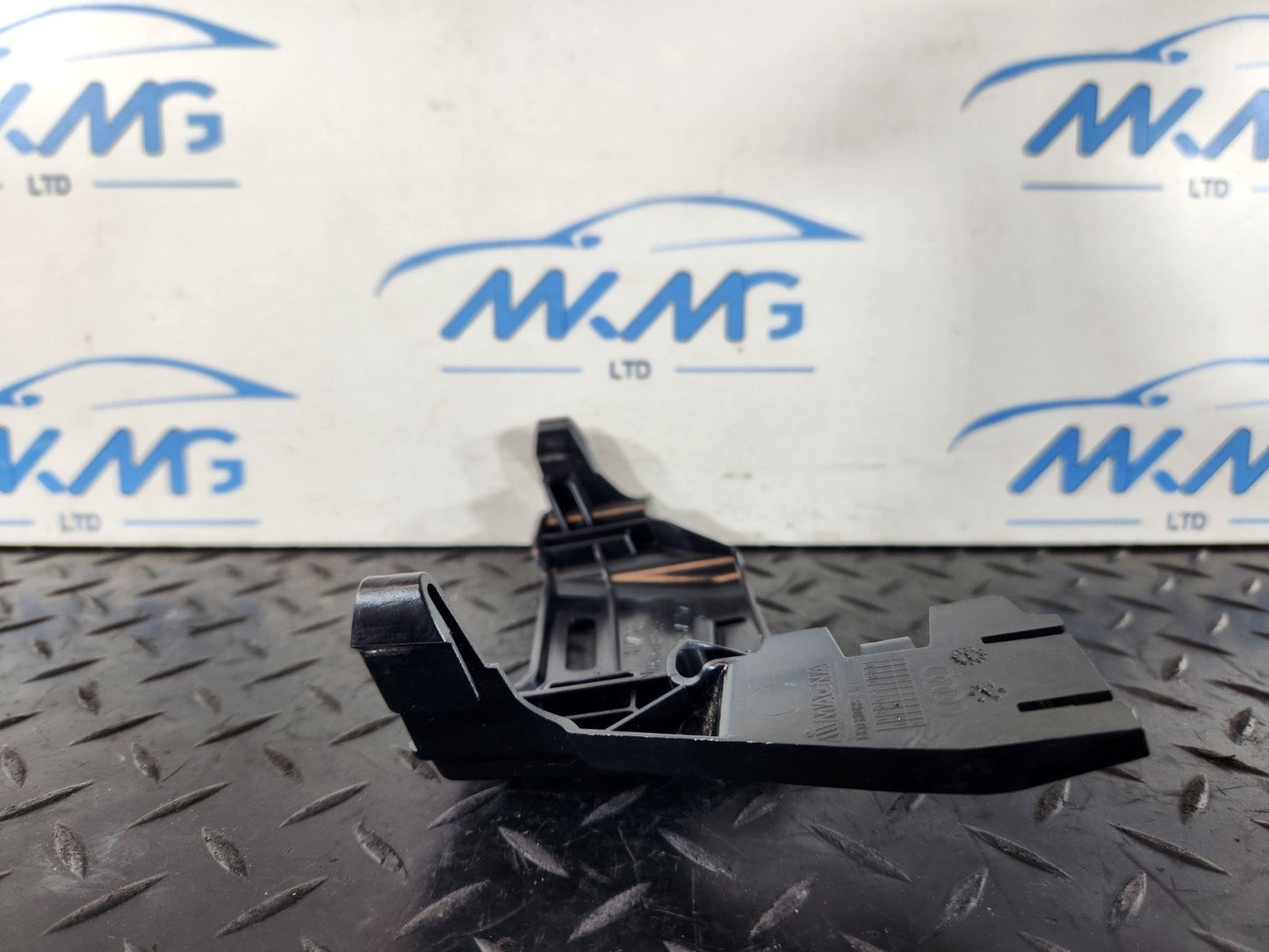 Audi Unknown Part Type 4M0867192