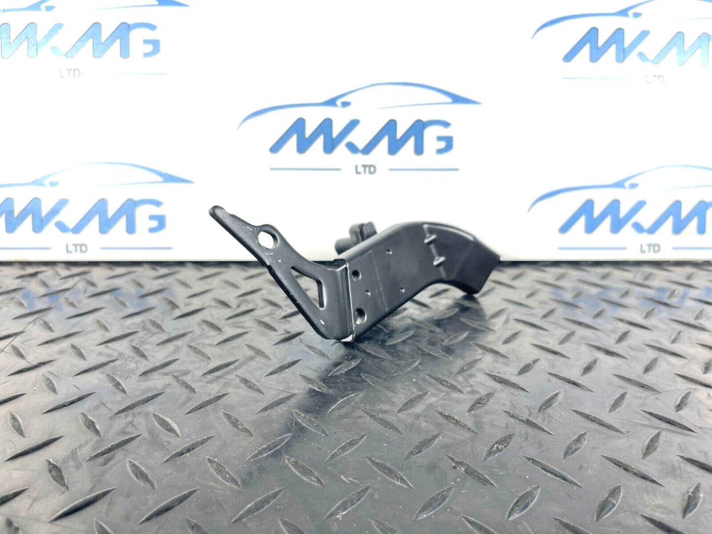 16-19 AUDI A4 B9 GENUINE Parcel shelf load cover mount bracket 8W9863583