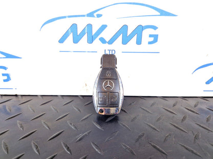 14-19 MERCEDES BENZ GLA X156 GENUINE OEM 3 BUTTON IGNITION KEY FOB A0009050039