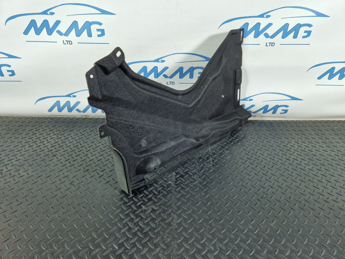 Audi A6 C7 Right Rear Bumper Under Tray 4G0825216A