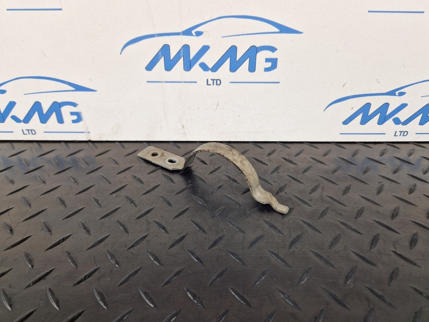 13-19 MERCEDES BENZ CLA C117 AMG GENUINE WATER PUMP BRACKET A2465040140