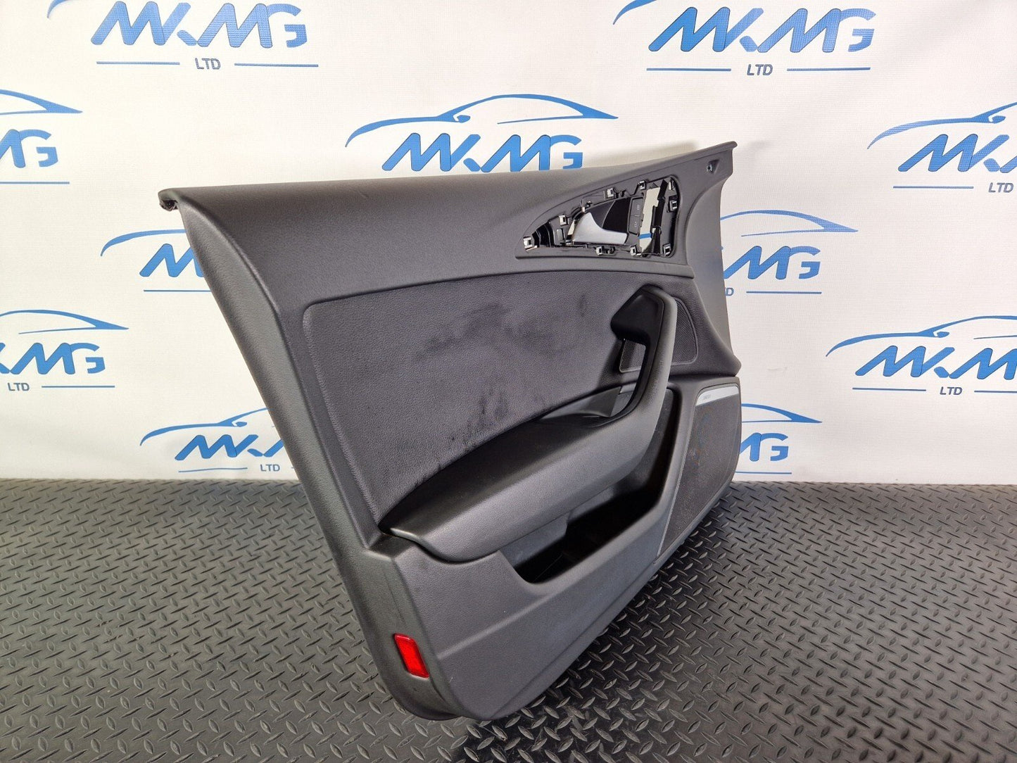 12-18 AUDI A6 C7 PASSENGER SIDE FRONT LEFT DOOR CARD PANEL 4G1867105 4G0837019