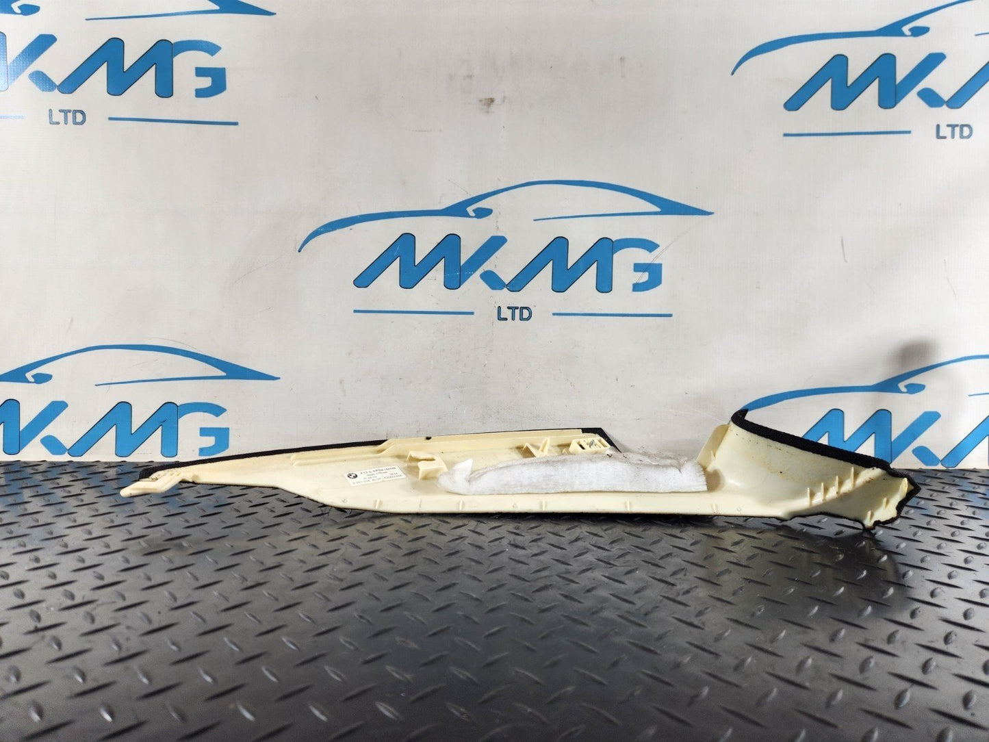 11-18 BMW 6 SERIES F13 C PILLAR RIGHT O/S COVER TRIM PANEL 8051018