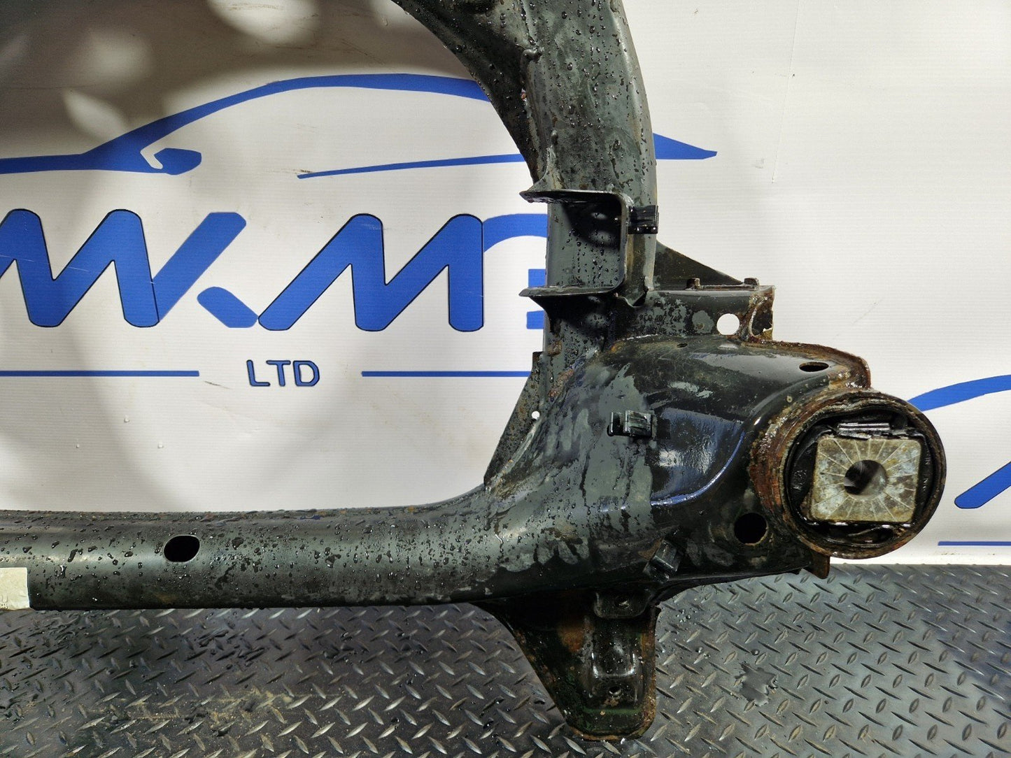 10-18 VW TOUAREG 7P 3.0 DIESEL CRCA FRONT SUSPENSION SUBFRAME 7P0400025