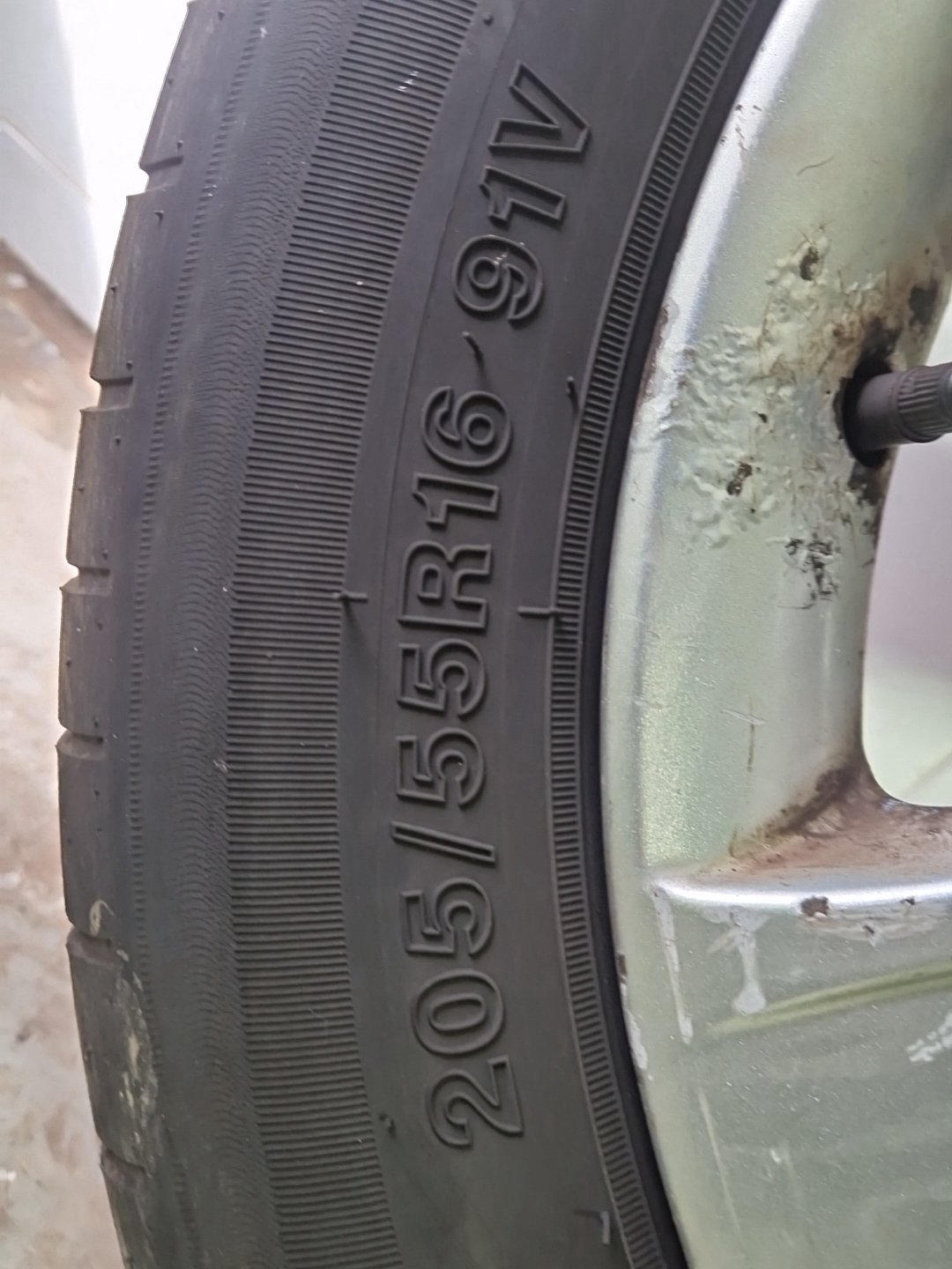 Skoda Octavia MK2 FL - 1Z 16" Alloy Wheel with Tyre ~5mm 205/55/16 1Z0601025T