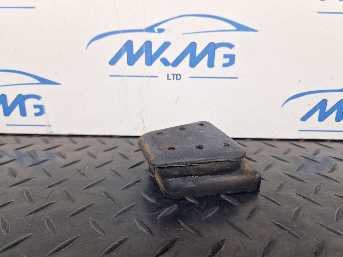 2018-ON MERCEDES BENZ SPRINTER W907 SPRING BEARING A9063220019