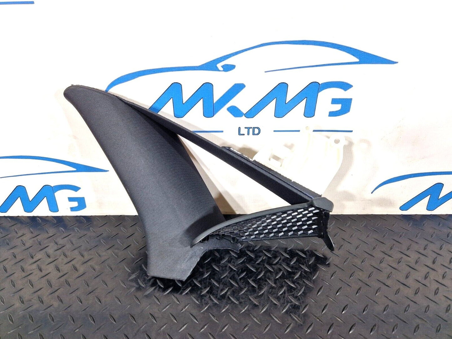 16-19 AUDI A4 B9 REAR RIGHT DRIVER SIDE COMPLETE C-PILLAR TRIM 8W5867288