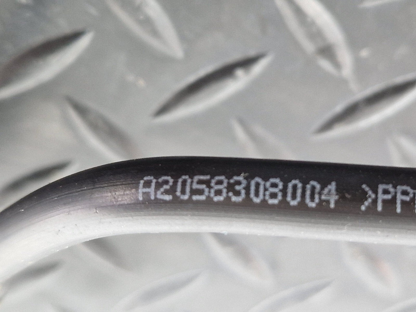 14-21 MERCEDES C200d W205 GENUINE OEM WINDSHIELD WASHER HOSE PIPE A2058308004