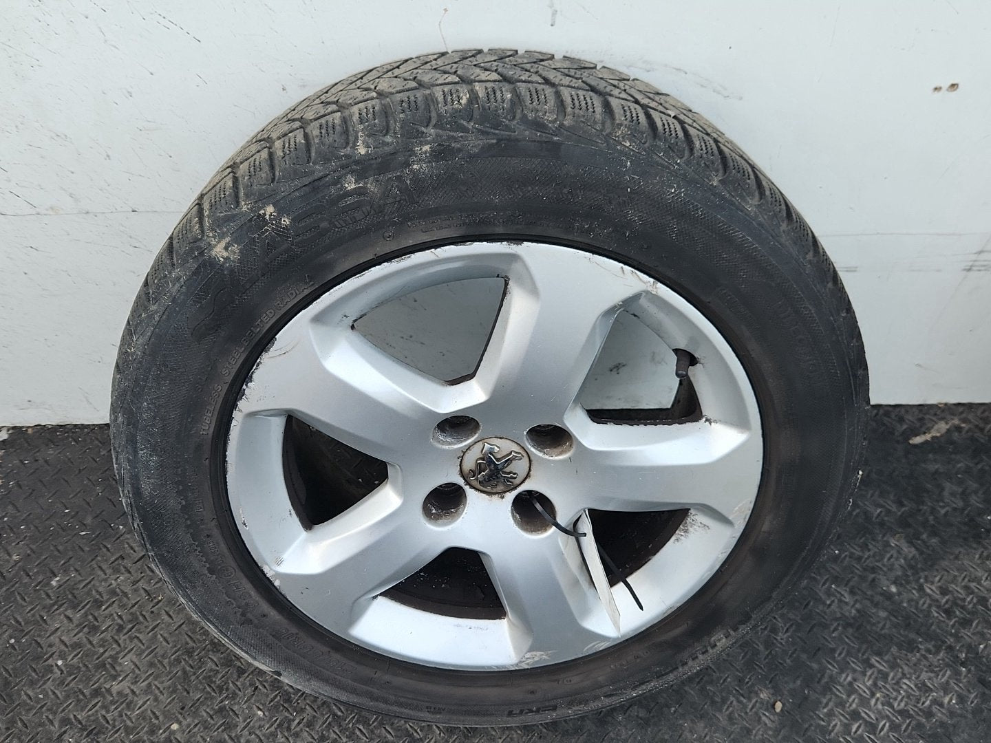 2008 Peugeot Partner MK2 (PH1) (B9) 16" Alloy Wheel with Tyre 215/55/16 ~4mm